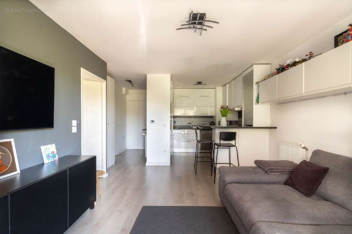 Appartement à SAINT-THIBAULT-DES-VIGNES