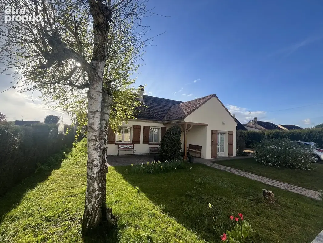 Maison à AMILLY