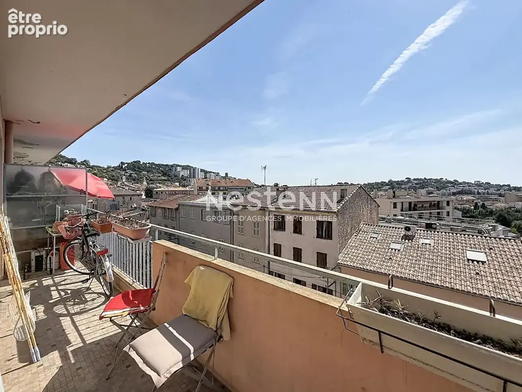VALLAURIS 3 pièces avec terrasse de 19 m², triple exposition, aperçu mer et cave - photo 6