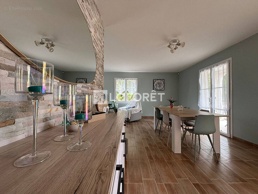 Maison à MESCHERS-SUR-GIRONDE