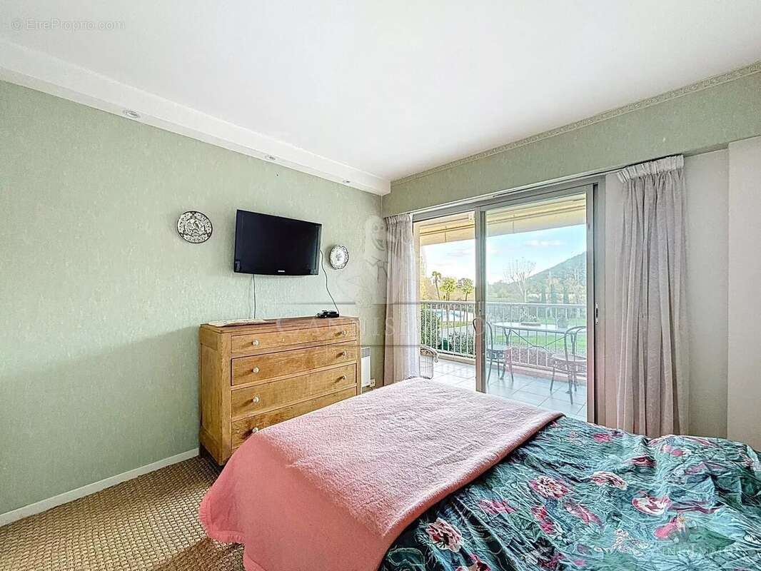 Appartement à MANDELIEU-LA-NAPOULE