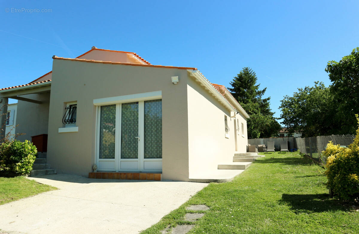 Maison à SAINTES