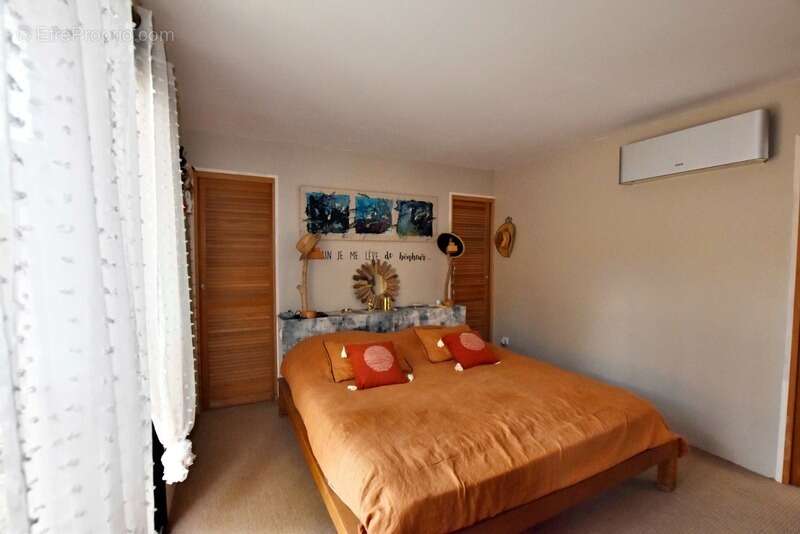 Maison à SOLLIES-TOUCAS