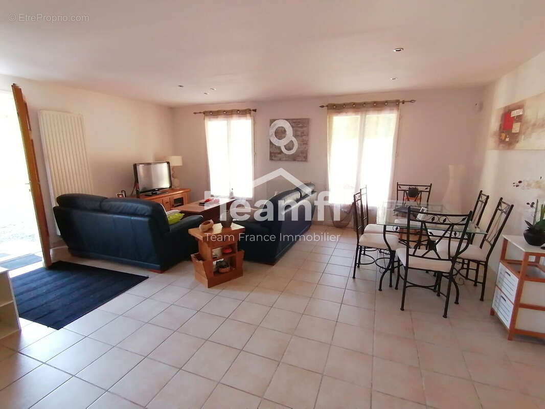 Maison à LES VILLETTES