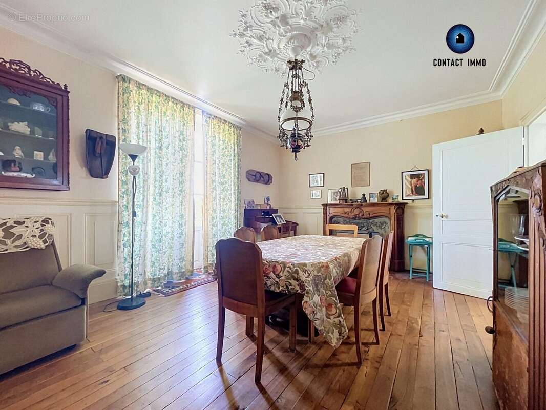 Maison à DAMPNIAT