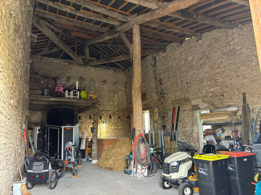 Maison à LONGCHAMPS-SUR-AIRE