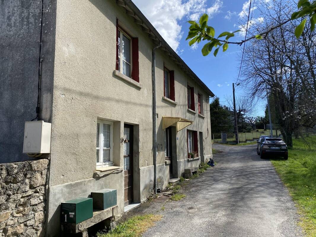 Maison à PEYRAT-LE-CHATEAU