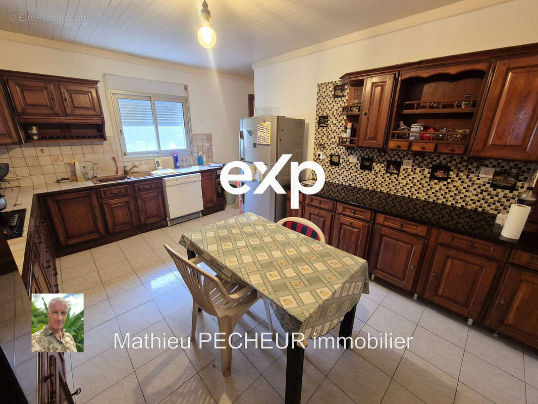 Maison 190 m² à Sainte-Marie  - photo 9