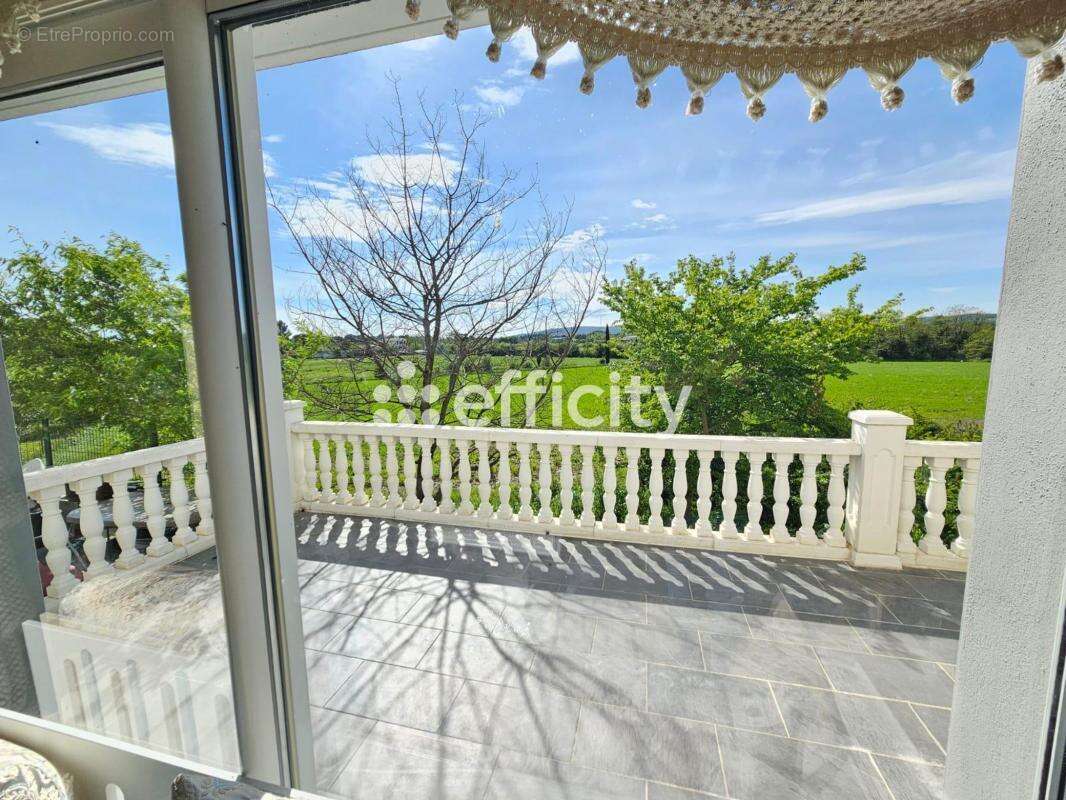 Maison à COURNONSEC