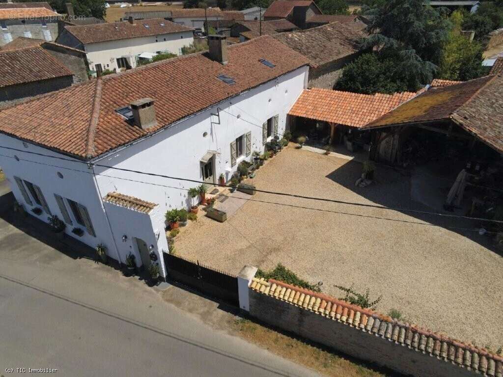 Élégante Demeure De Caractère En Pierre Avec Prestations Haut De Gamme Et Potentiel D’accueil - photo 37