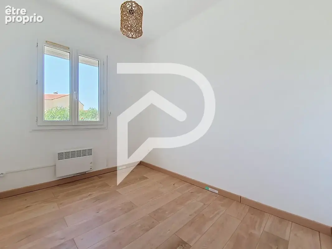 Appartement  T4 80m²  terrasse et parking - photo 11