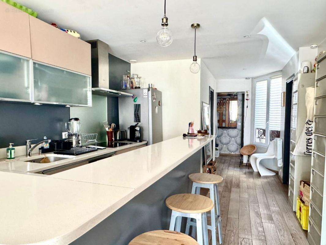 Appartement à PARIS-10E