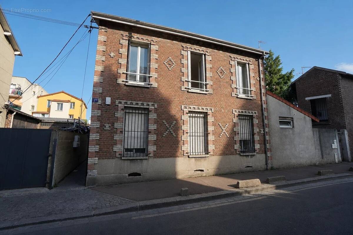 Appartement à LA COURNEUVE
