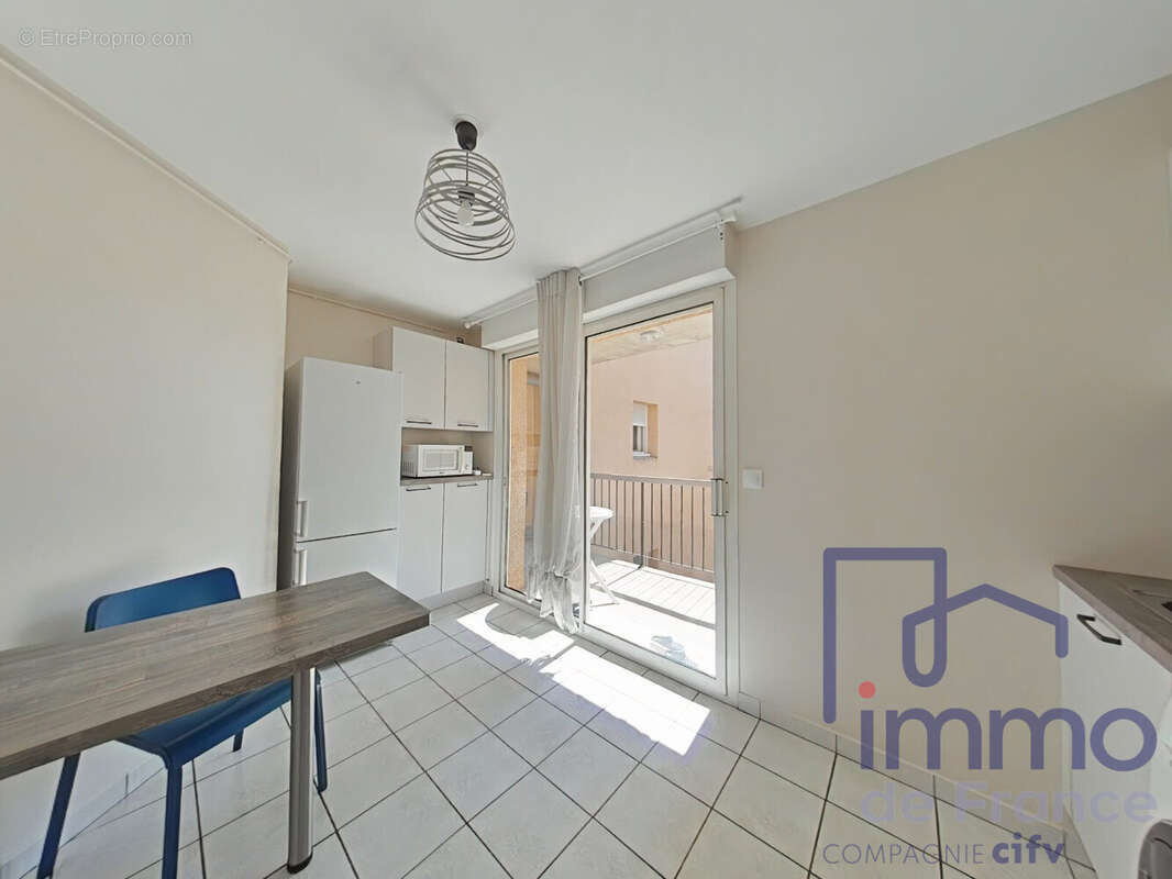 Appartement 53 m² à Vals-Pres-Le-Puy  - photo 6