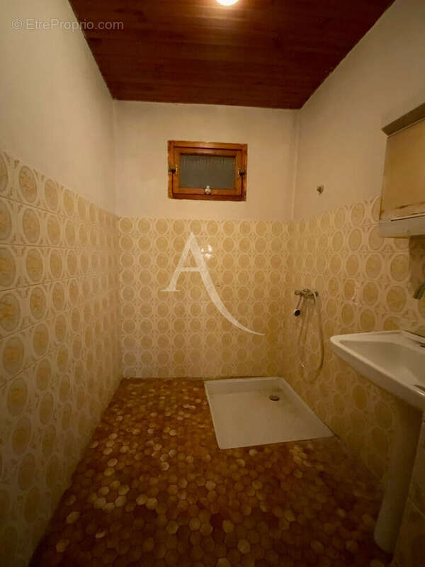 Maison à FONTAINES-D&#039;OZILLAC