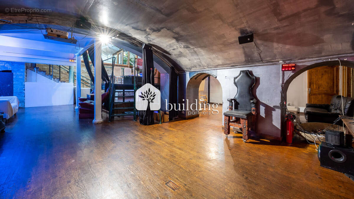 Métro Parmentier - Loft - 254 m² habitables - photo 14
