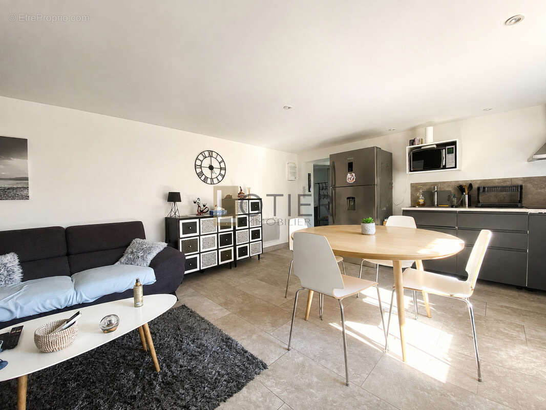 BELLEGARDE   Villa familiale avec vue dégagée, piscine, dépendance T2 et vaste garage - photo 10