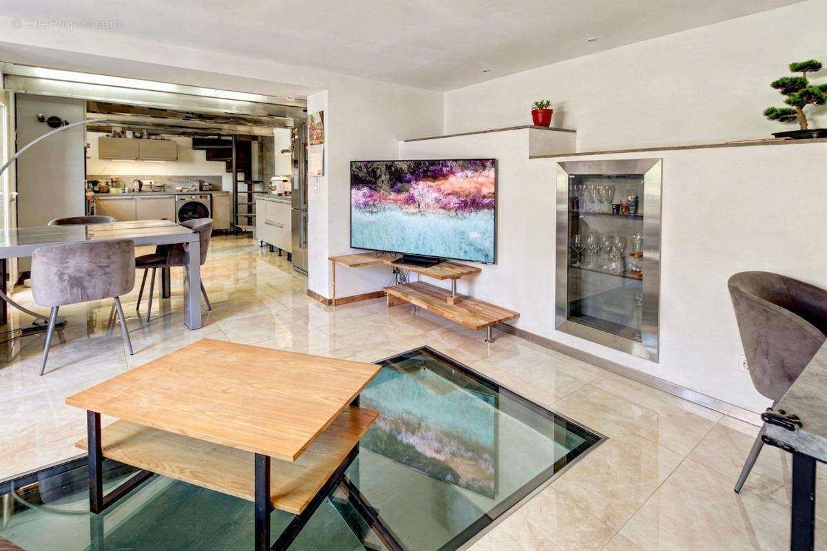 Maison de caractère de 175 m² avec appartement indépendant, jardin, jacuzzi et garage – carros village - photo 27