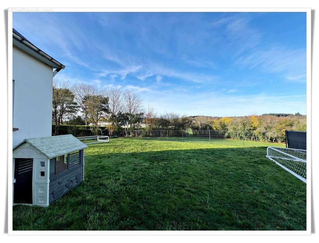 À vendre au Sourn, à proximité immédiate de Pontivy : découvrez cette spacieuse maison familiale de plus de 200 m² habitables - photo 25