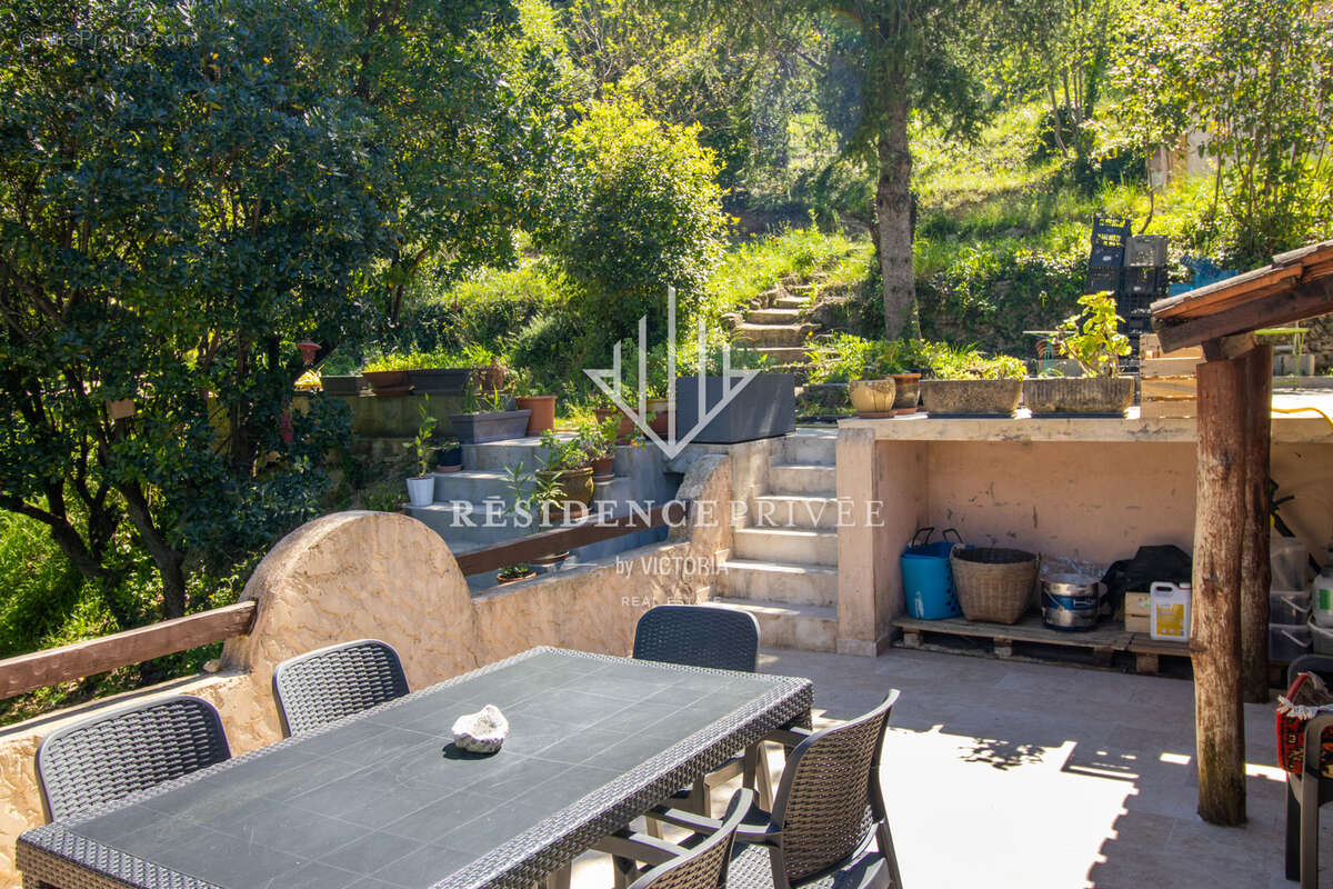 Maison à SOLLIES-TOUCAS