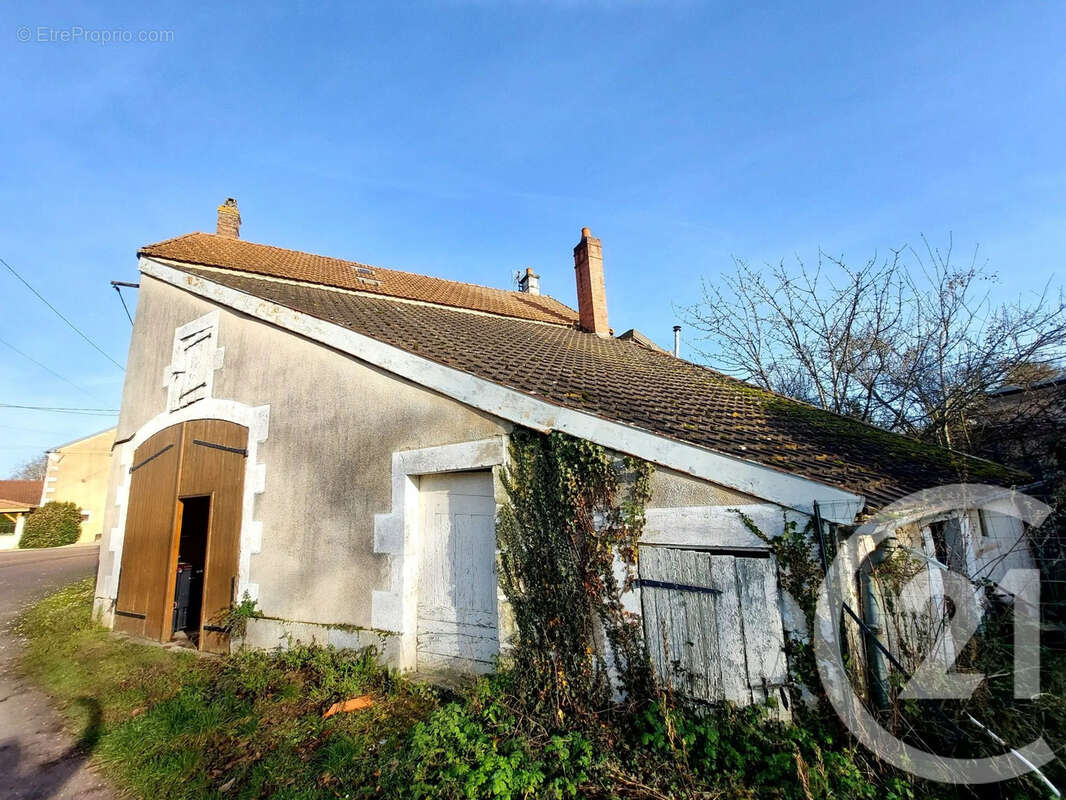 Maison à ETAIS-LA-SAUVIN