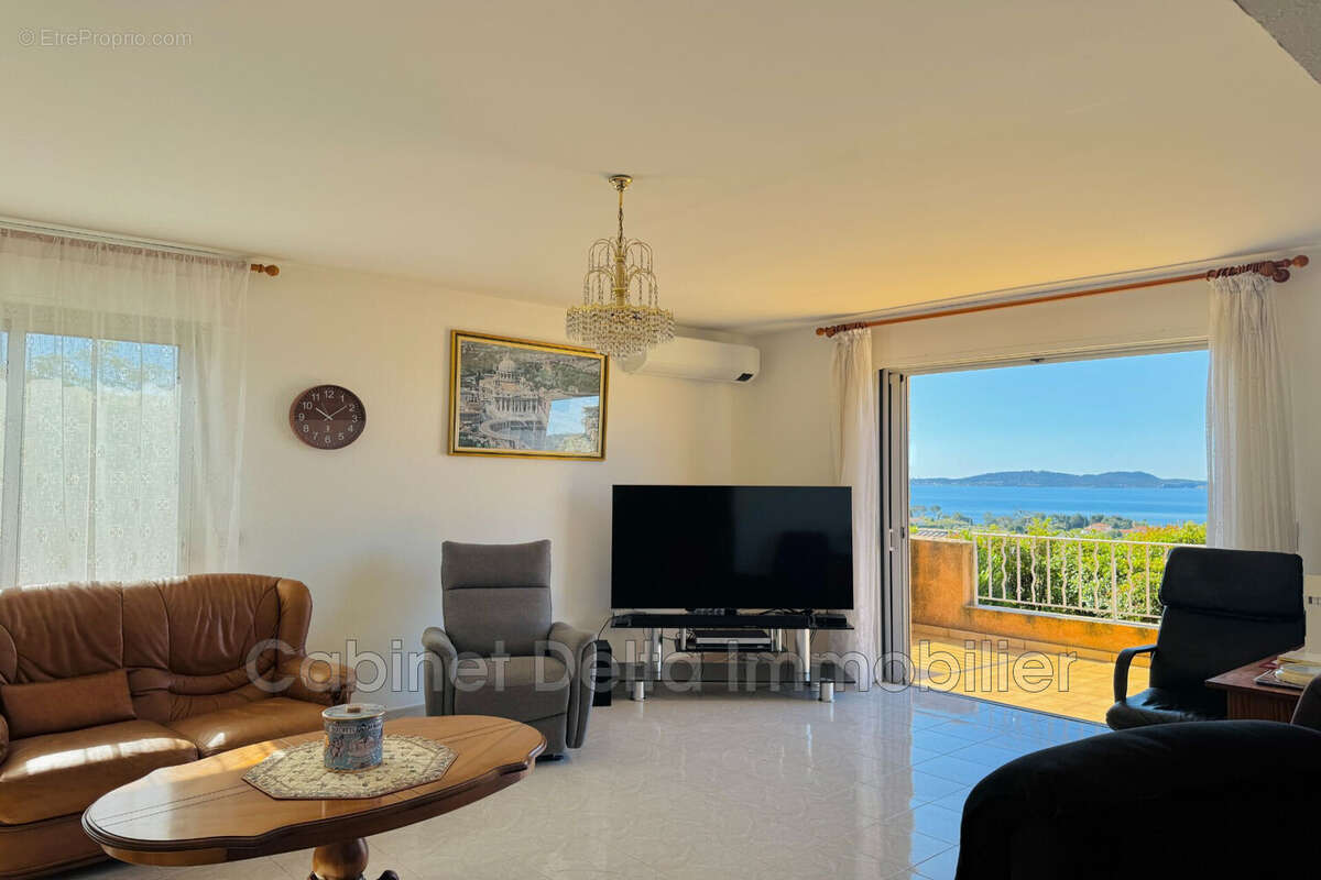 Maison à CARQUEIRANNE