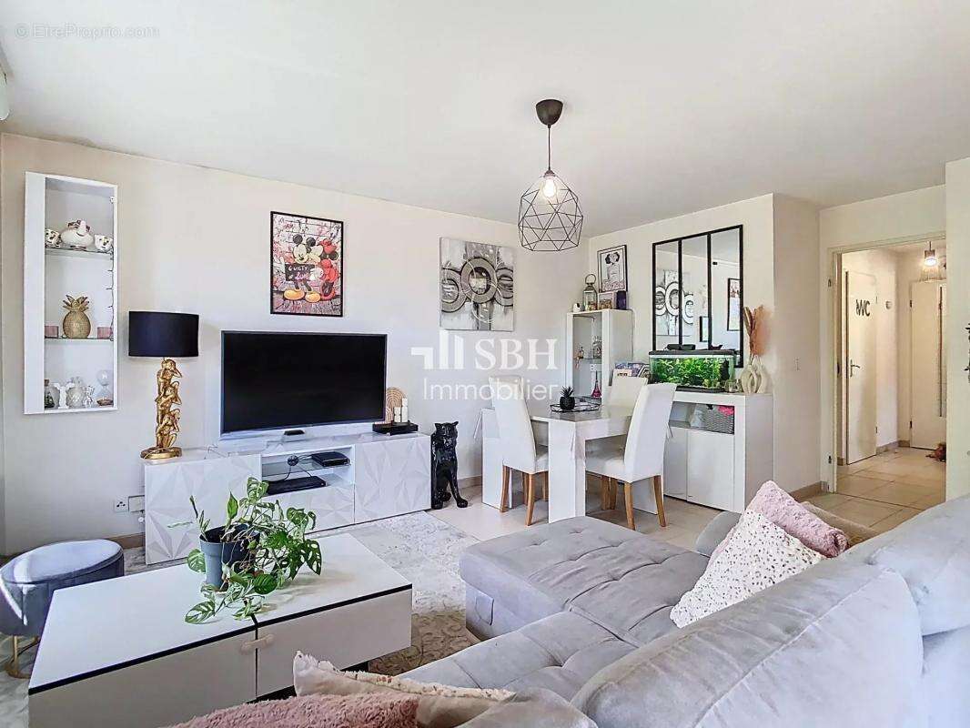 Appartement de type 3 avec balcon, piscine et stationnement - photo 2