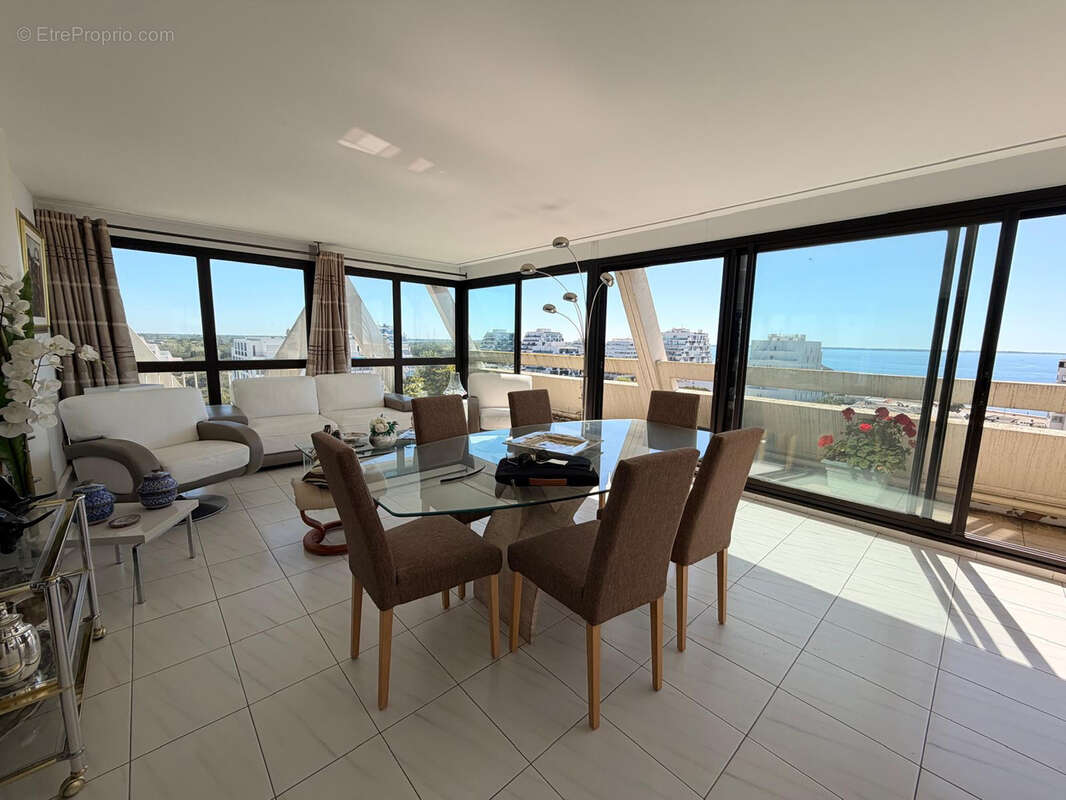 Appartement T3 de 130m2 au 9ème et dernier étage avec parking et garage - CENTRE VILLE VUE MER LA GRANDE MOTTE - photo 4