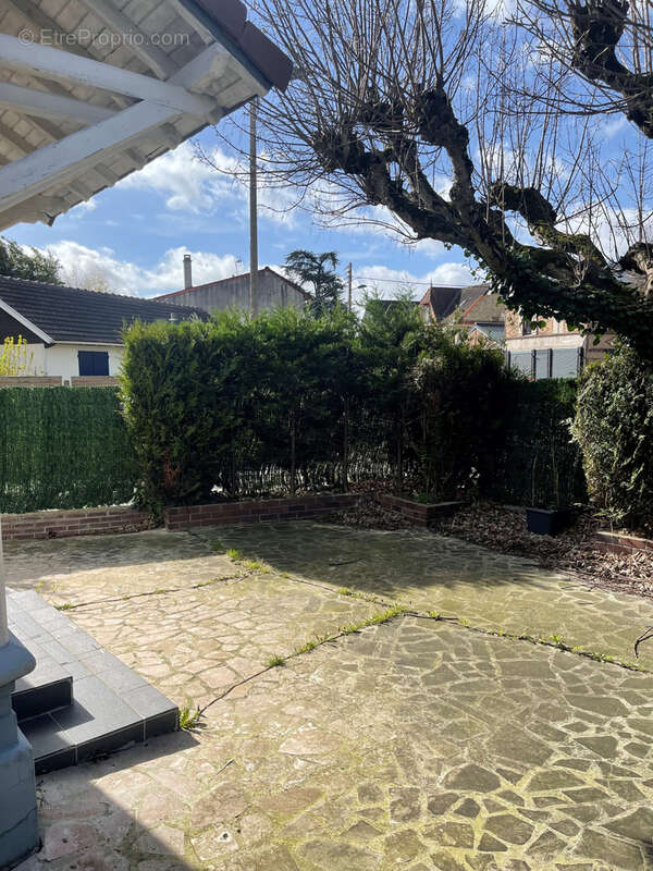 Appartement à EZANVILLE