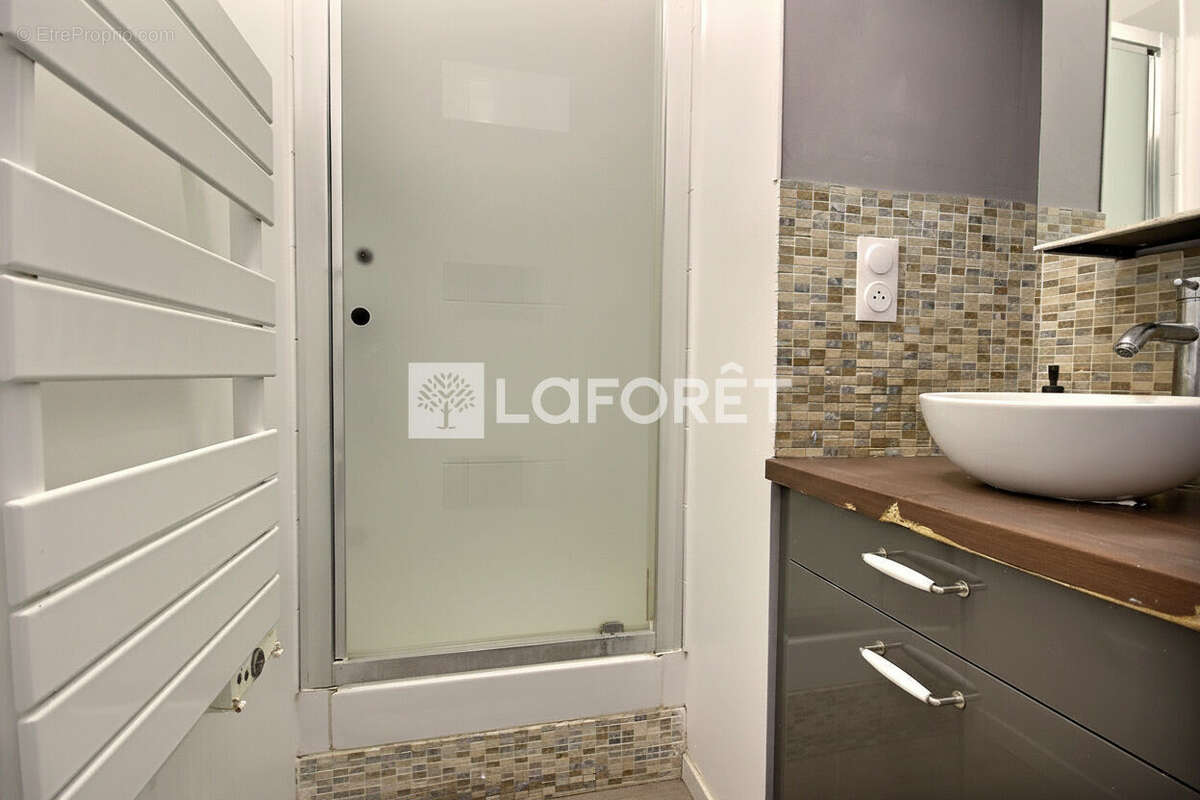 Appartement à COURBEVOIE