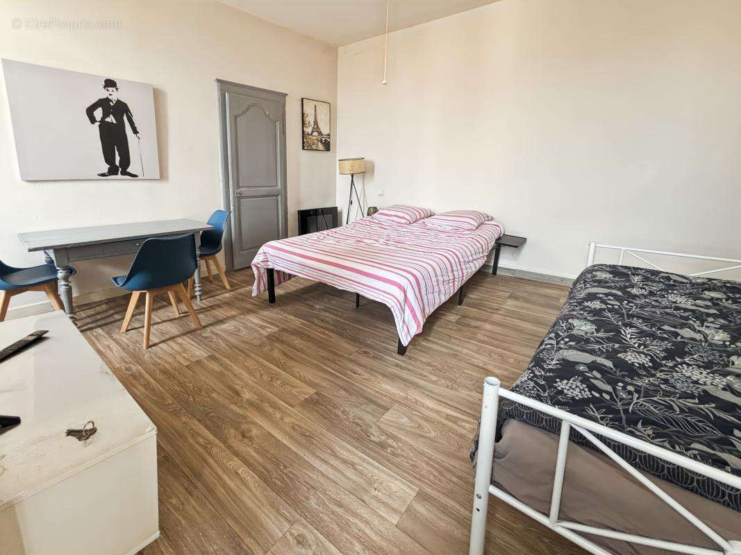 Appartement 80 m² à Saintes  - photo 8