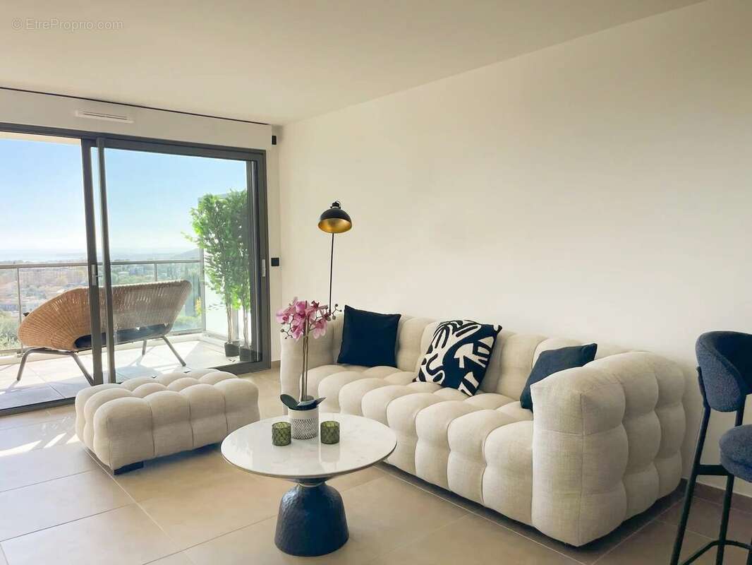 Appartement à VENCE