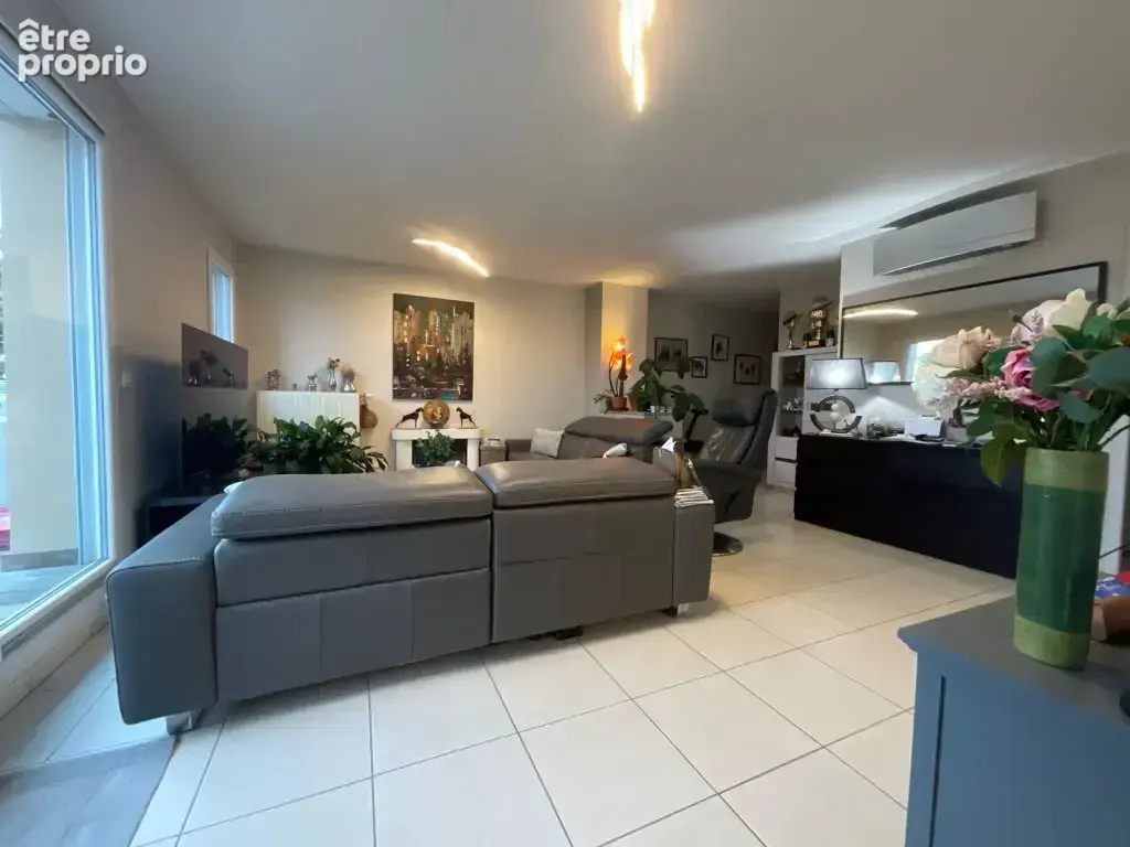 St Rambert - Appartement T3 bis de 100 m² - photo 15