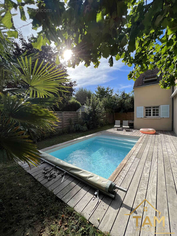 Maison à FONTENAY-LE-FLEURY