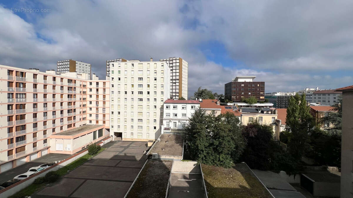 Appartement à SAINT-ETIENNE