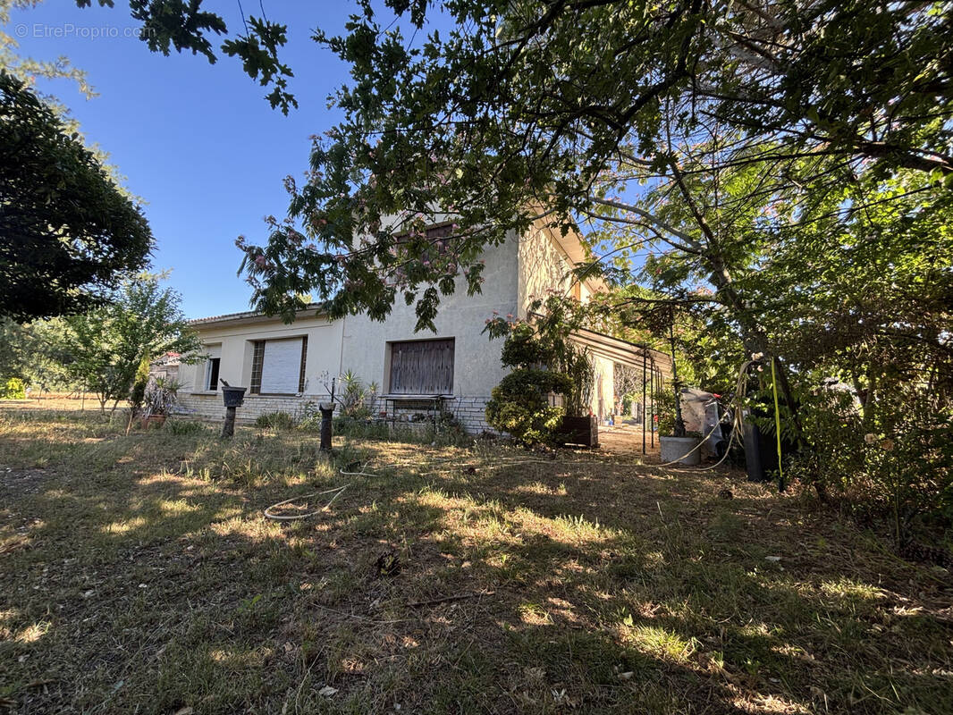 Maison à AMBARES-ET-LAGRAVE