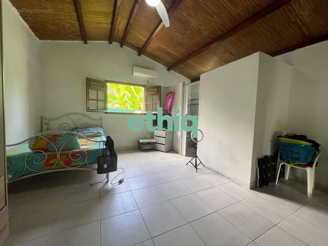 Maison à CAPESTERRE-BELLE-EAU