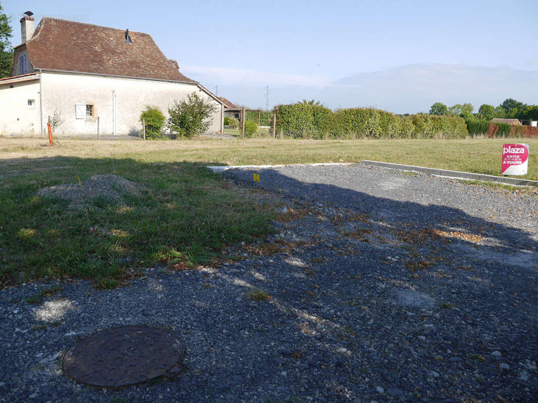 Terrain à MONT