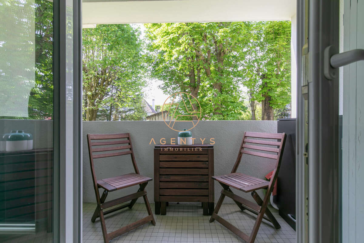 Appartement à SAINT-MAUR-DES-FOSSES