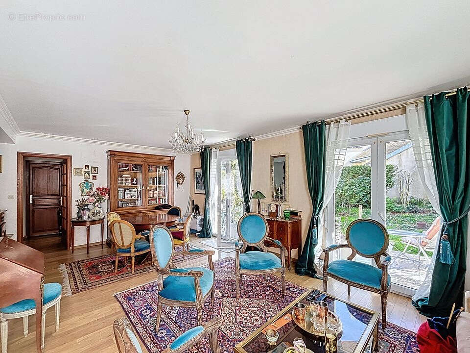 Appartement à CORBEIL-ESSONNES