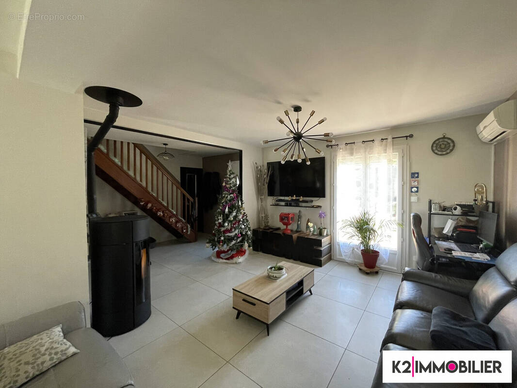 Maison à MONTELIMAR