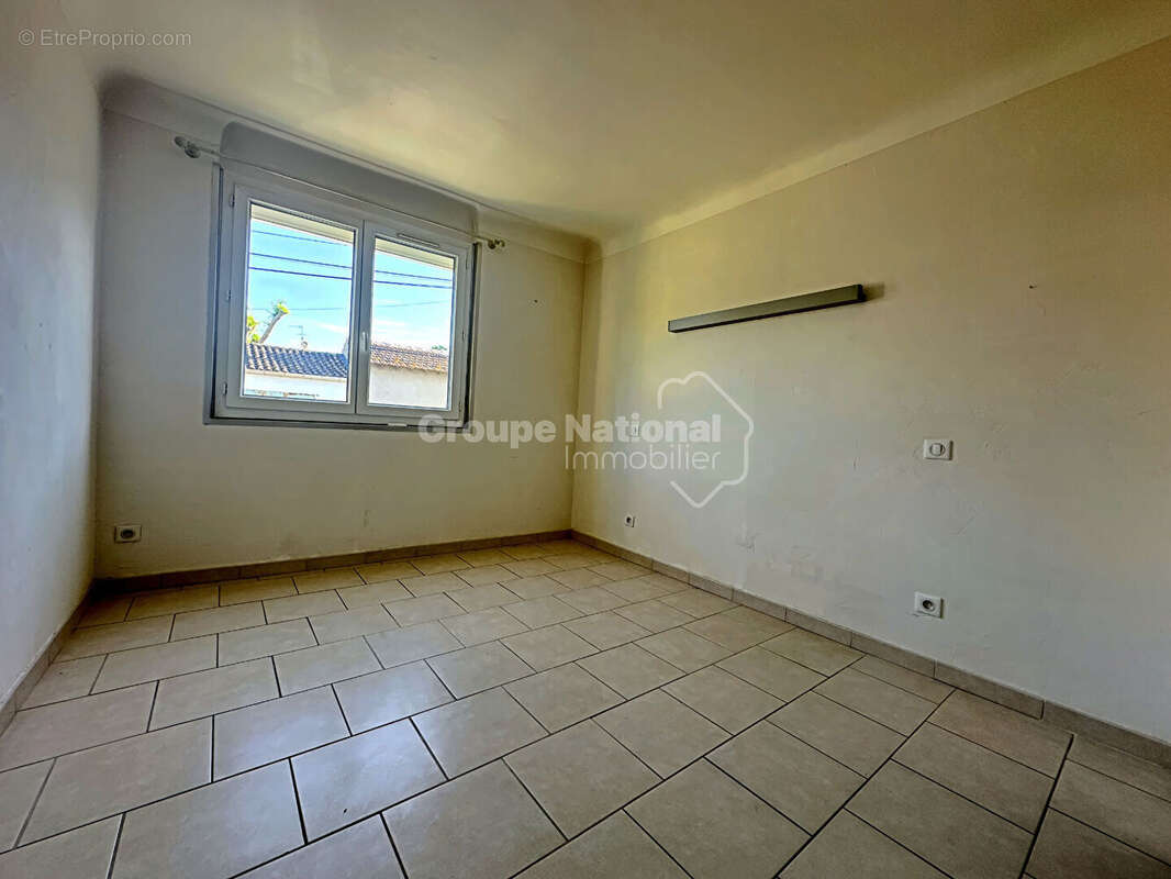 A vendre Arles, beau T4  avec place de parking - photo 4