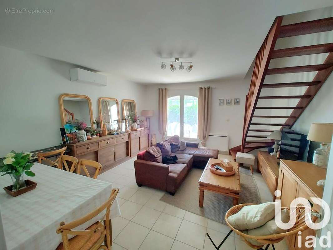 Photo 2 - Maison à LAGNES