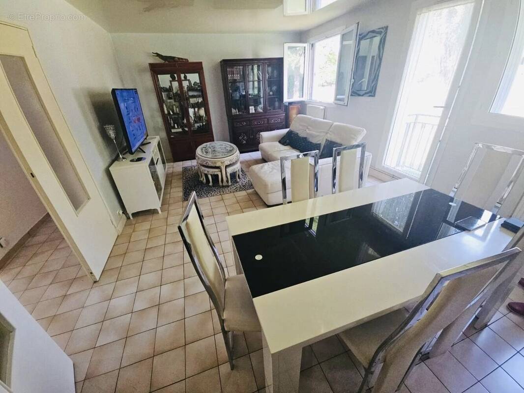 Appartement à LE PLESSIS-TREVISE