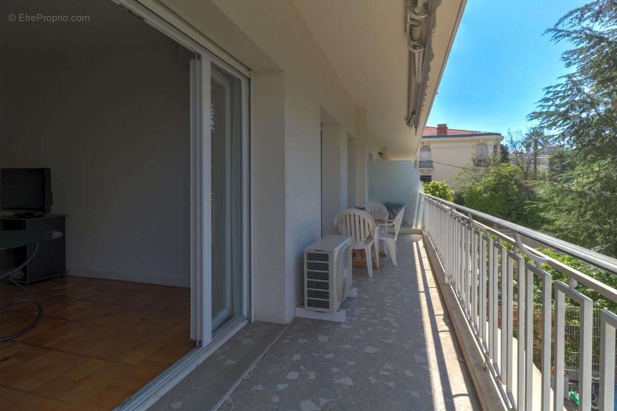 Cimiez – Grand 2 pièces avec terrasse exposée sud au calme ! - photo 18