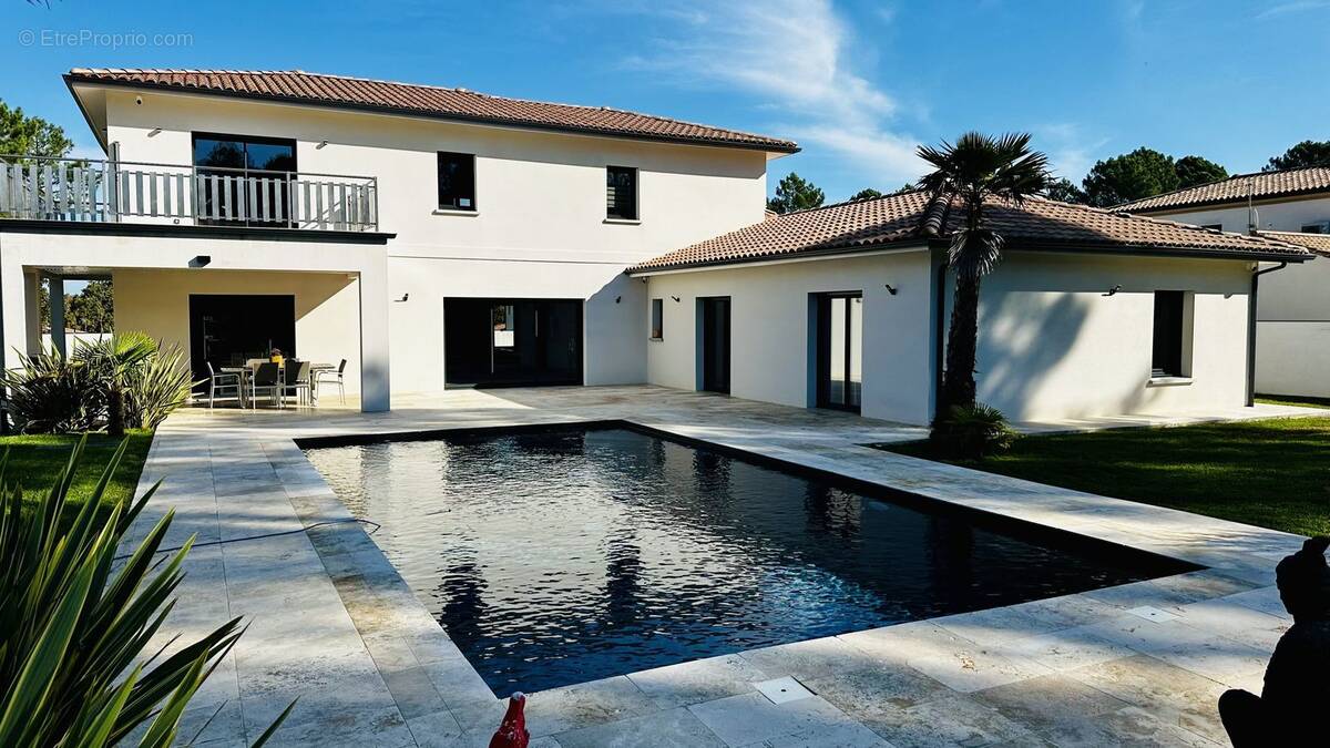 Photo 2 - Maison à COIMERES