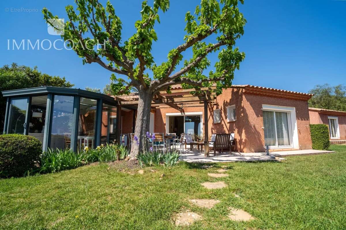 Maison à CARQUEIRANNE