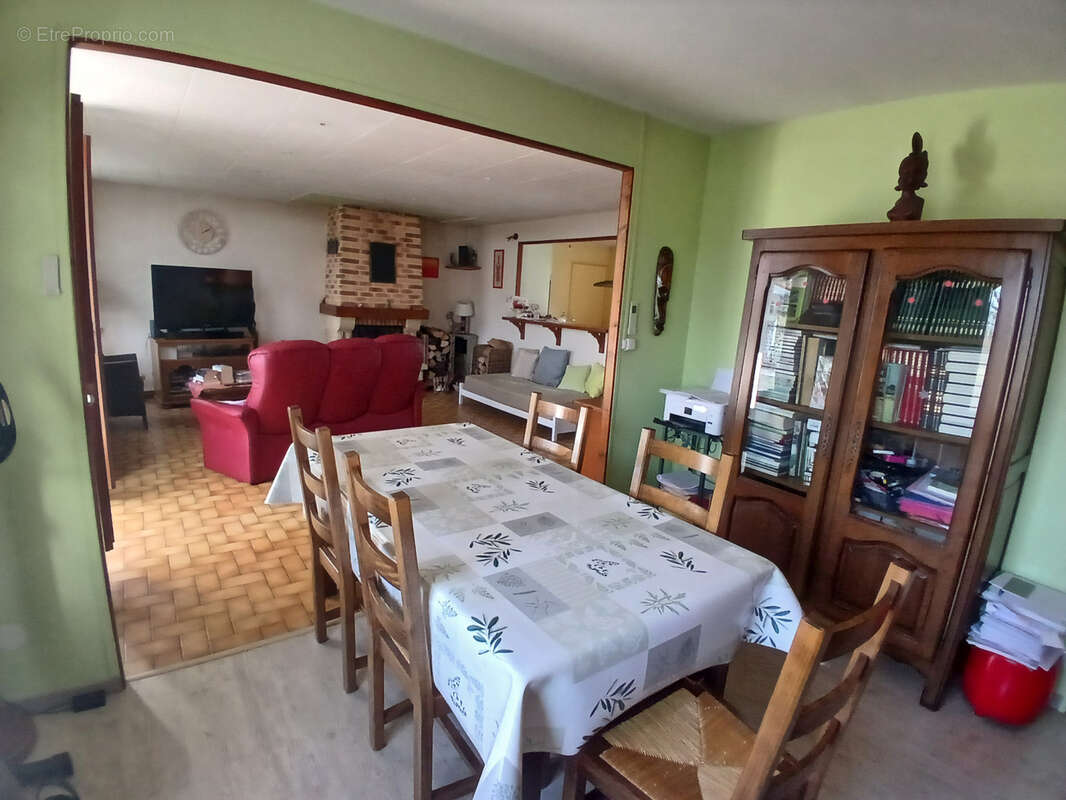 Maison à MEZERIAT