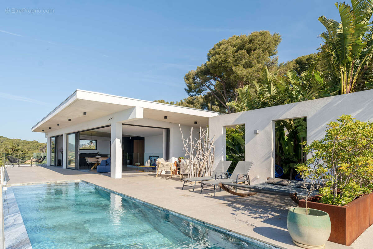 Maison à CARQUEIRANNE