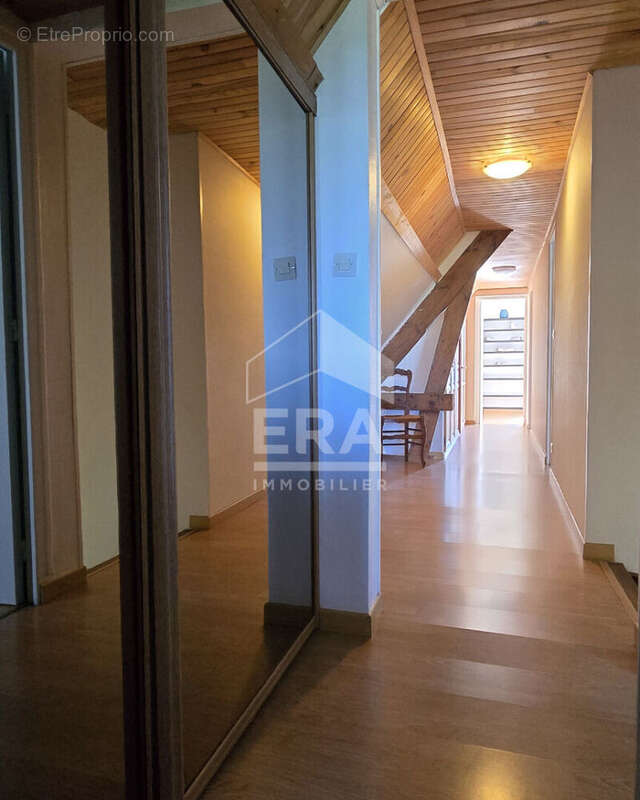 Maison à BELLENGREVILLE